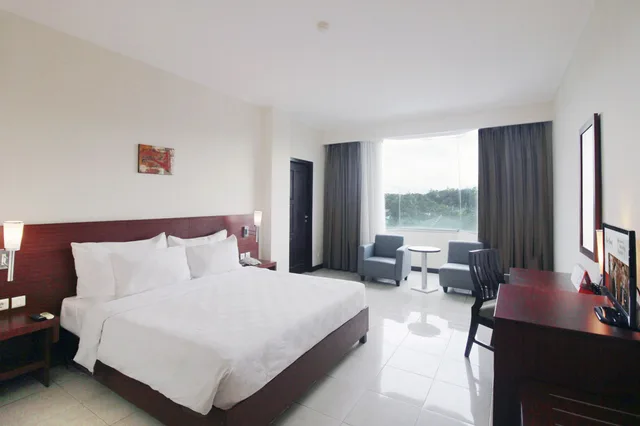 Grand, Hollywood, Deluxe, Twin Beds, SWISS-BELHOTEL MANOKWARI 3/10