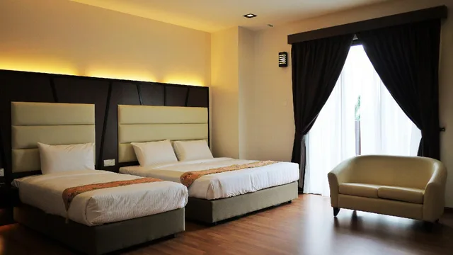 جناح عائلي بسرير كينج وسرير فردي، Hotel Grand Baron 1/1
