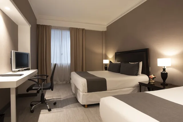 غرفة قياسية رباعية بسرير كوين وسريرين منفصلين، 1253 Recoleta Small Hotel 7/10