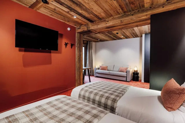 جناح تقليدي بسرير كوين مع أريكة، Hôtel Alté Névé 1/3