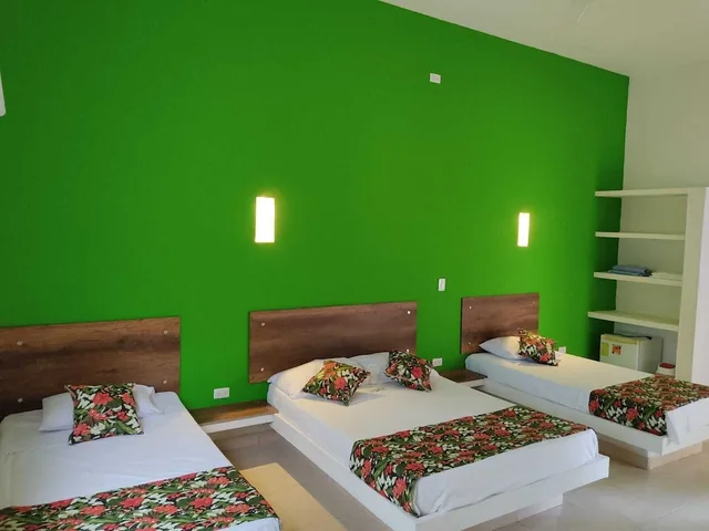 غرفة سوبيريور بسرير كوين وسريرين منفصلين، Arizona Ranch Hotel 1/1