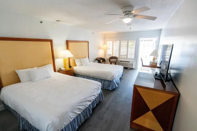 Room, 2 Queen Beds, Water View, Balcony، Pirates Cove Resort and Marina 1/1