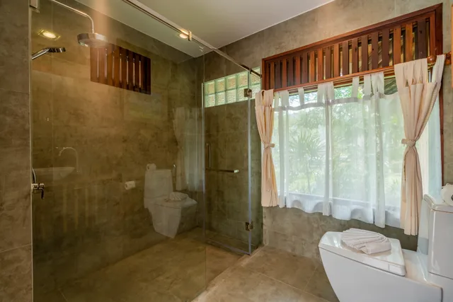 غرفة ديلوكس بسرير مزدوج بإطلالة على الجبل، Ban Sainai Resort - SHA Extra Plus 5/8