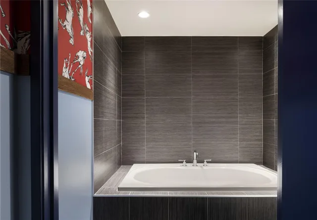 Graduate, Suite, King Bed, University View، Graduate by Hilton Dallas 2/2