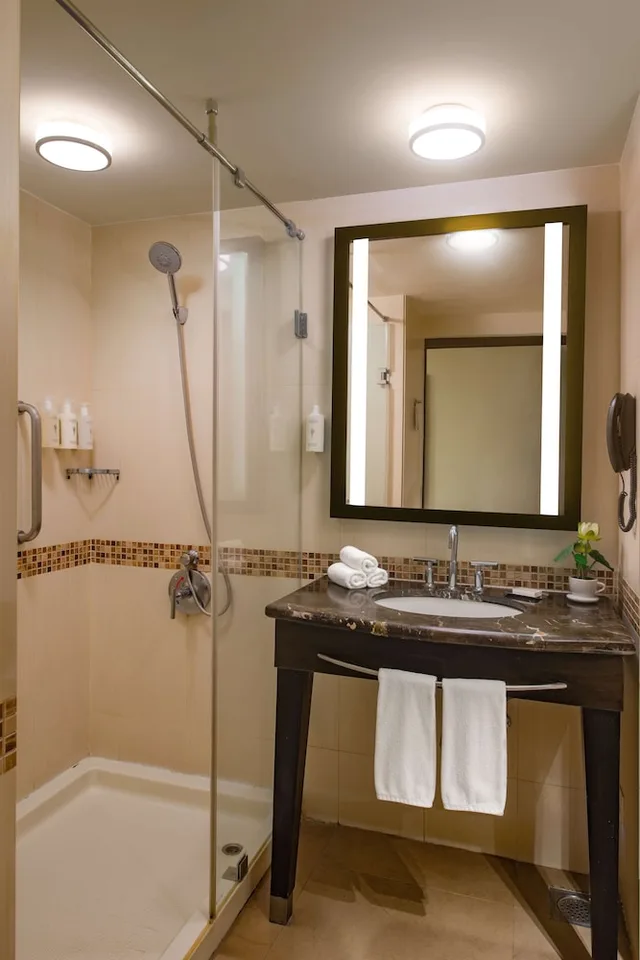 غرفة بسرير كوين مع أريكة، Hampton By Hilton Vadodara 4/4