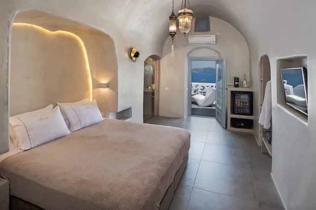 جناح شهر العسل بإطلالة على البحر، Athina Luxury Suites 2/10