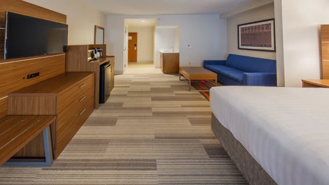 جناح، Holiday Inn Express Gatlinburg Downtown 2/10