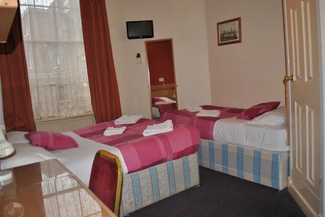 غرفة ثلاثية بسرير مزدوج وسرير فردي، Guilford House 4/4