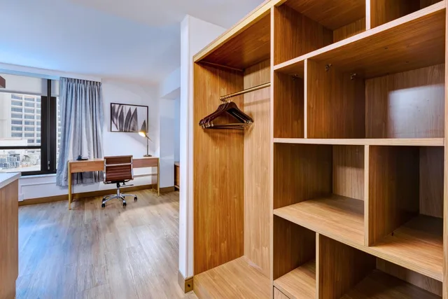 جناح بسرير كينج مع أريكة، Hotel Indigo Detroit Downtown 5/5