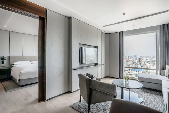 1 Bedroom, Suite, King Bed, Marriott Bangkok Hotel the Surawongse 4/4