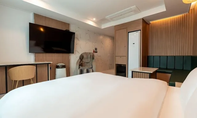 Suite, Queen Bed, Jecheon Hound Hotel 3/6