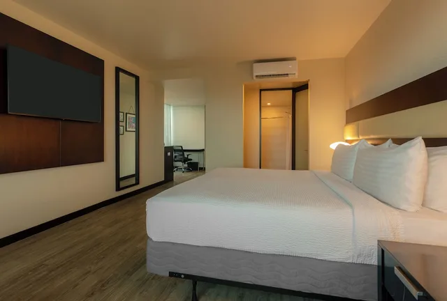 غرفة ديلوكس بسرير مزدوج، Four Points by Sheraton San Jose Sabana 3/10