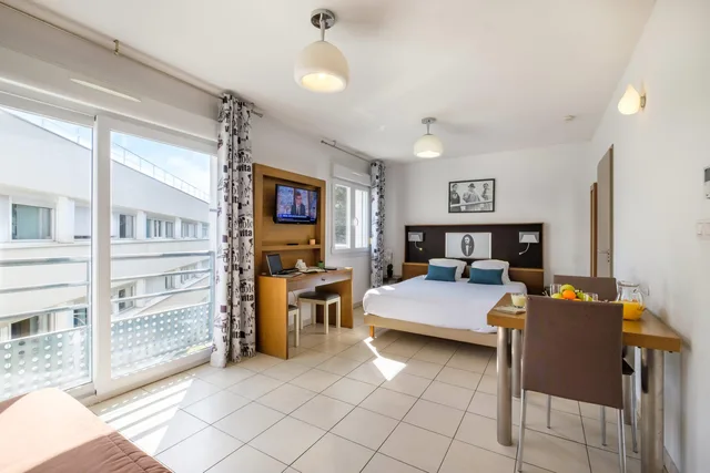 Upgrade, Studio, Queen Bed, Sofa, Comfort Aparthotel Antibes Le Maestria 1/3