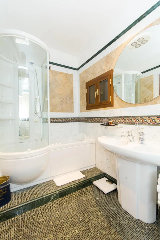 جناح بسرير كينج بشرفة، Hotel Celio 7/8