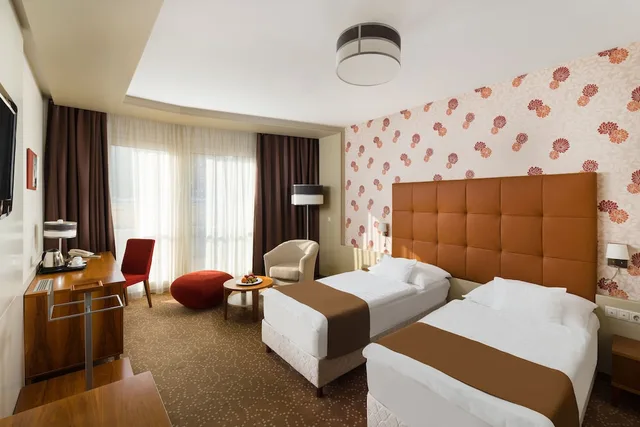 جناح ديلوكس ركني، Corso Hotel Pecs 4/9