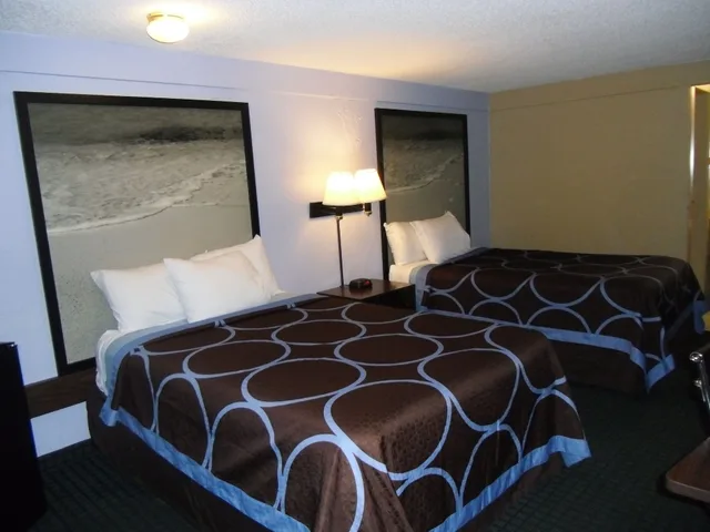غرفة بسريرين مزدوجين، Super 8 By Wyndham Lantana West Palm Beach 4/10
