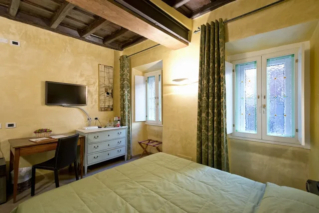 Classic, King Bed, Relais Maddalena 1/5