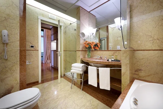 Connecting, Superior, Double Bed, Eurostars Hotel Excelsior 4/4