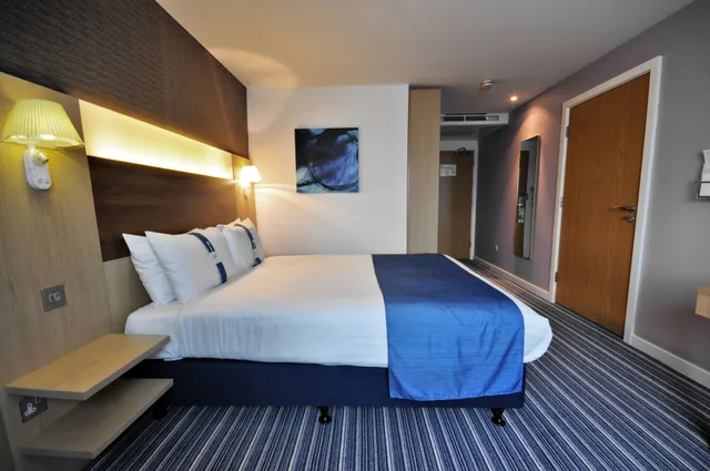 غرفة قياسية بسرير مزدوج، Holiday Inn Express Leigh - Sports Village 2/10