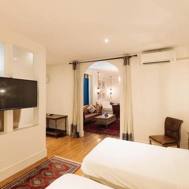 غرفة تنفيذية عائلية، At Niman Conceptual Home 1/10