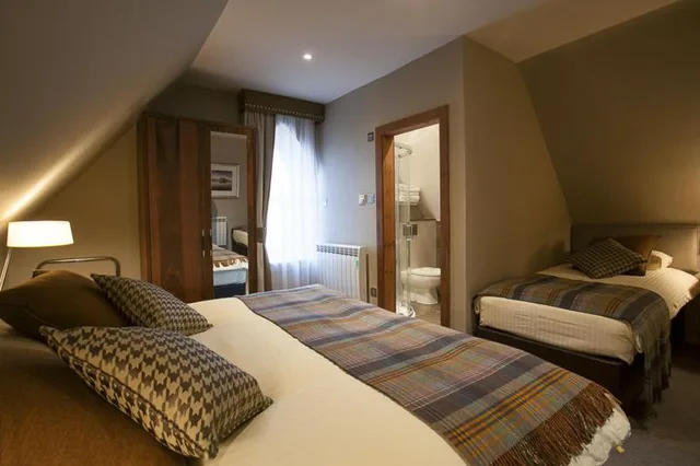 غرفة عائلية، Cruachan Hotel 2/9