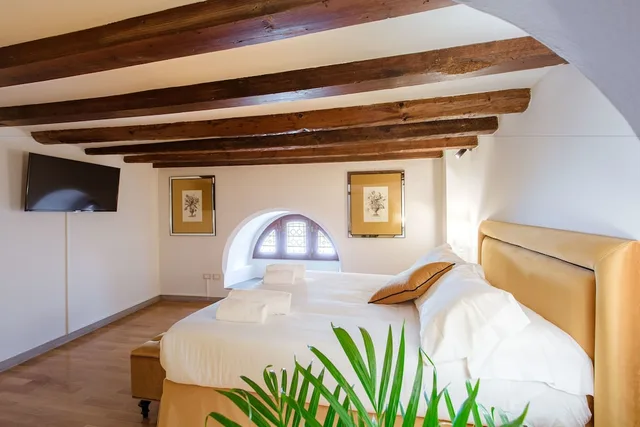 Gold, Twin Beds، Relais Tosinghi 4/8
