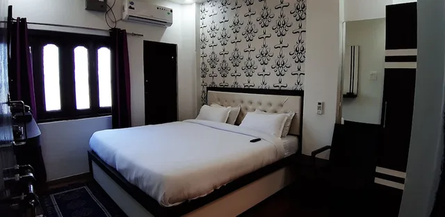 غرفة ديلوكس بسرير كينج بإطلالة على النهر، Sita Guest House 5/8