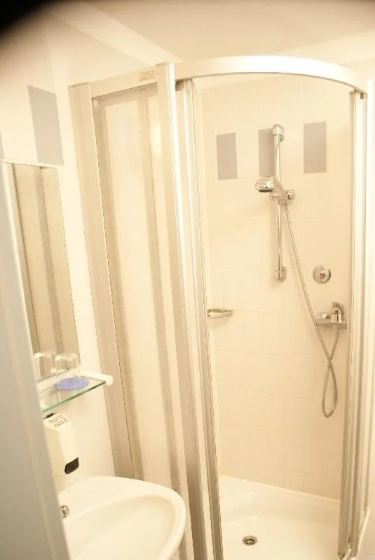 Room, Single, Hotel Herian 1/3