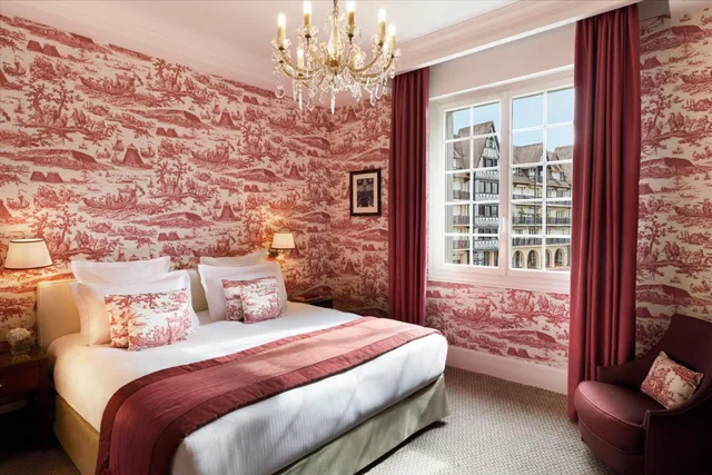 غرفة سوبيريور بسرير كوين وسرير فردي، Normandy Barriere Hotel 1/1