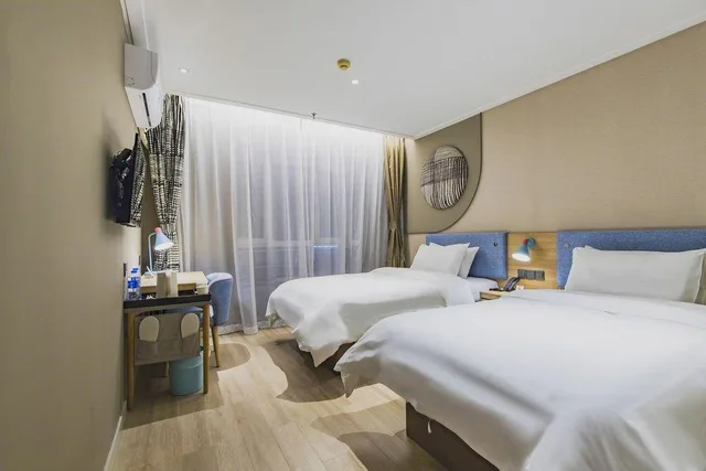 Tiwn Bed Room, Home Inn (Tianjin Binhai New District MSD Customs Building) 1/1