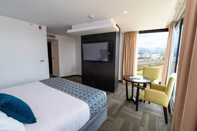 جناح جونيور، Wyndham Quito Airport 1/10