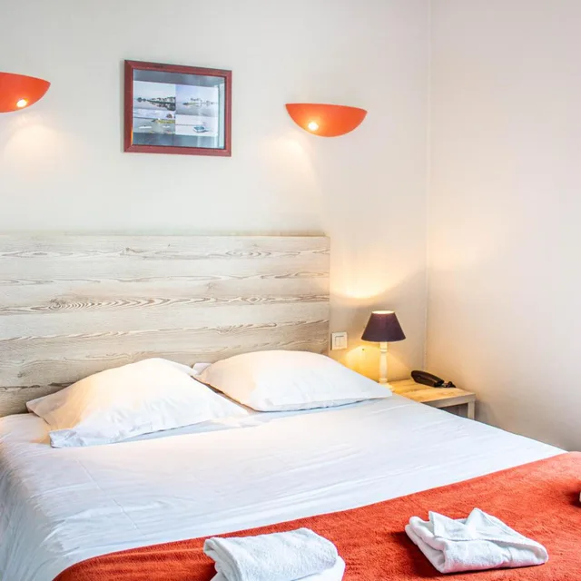 Classic, Double Bed, Bay View, Hotel Du Port Et Des Bains 2/9