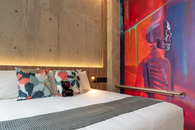 غرفة ديلوكس بسرير كينج بشرفة، Street Art Hotel Roma 1/2