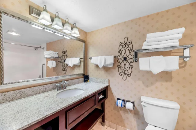 غرفة بسرير مزدوج، Best Western Plus Abbey Inn 3/4