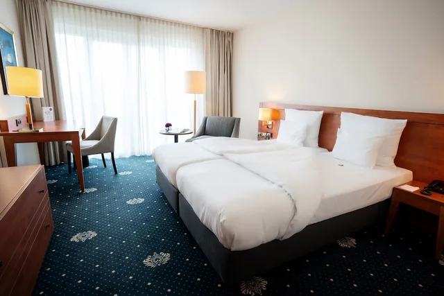 Superior, Twin Beds, Hotel Vier Jahreszeiten Starnberg 3/5