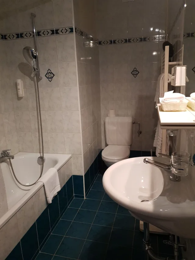 Room, Single, Harbour Side، Hotel Touring au Lac 10/11