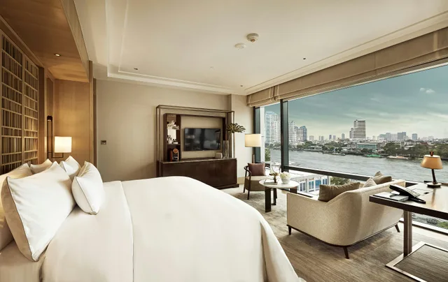 Premier, King Bed, River Front, Capella Bangkok 2/4
