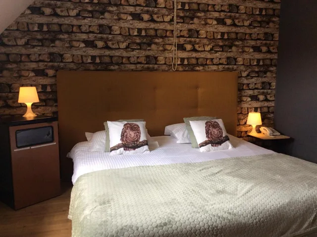 غرفة ثلاثية، Hotel Butler 4/7