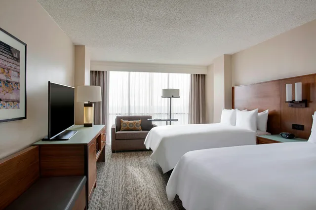 Room, Double Bed, San Antonio Marriott Riverwalk Hotel 2/2