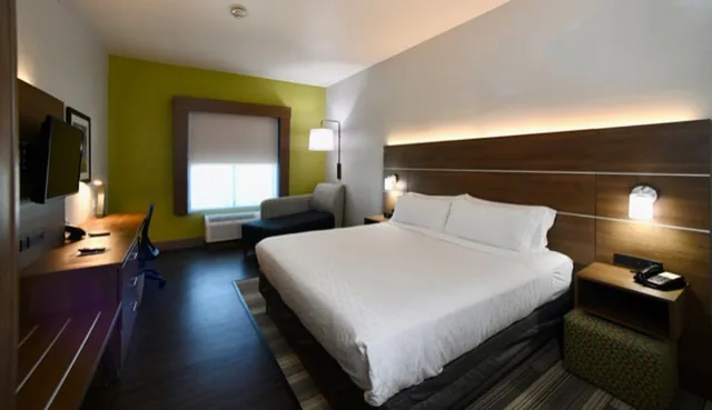 جناح بسرير فردي لذوي الإعاقة، Holiday Inn Express Hotel & Suites Seguin 1/3