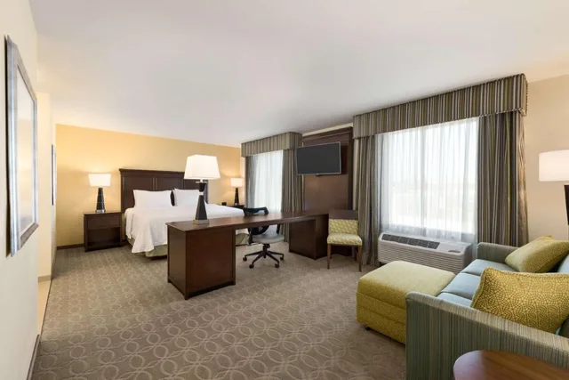 استوديو بسرير كينج مع أريكة لذوي الإعاقة، Hampton Inn & Suites Corpus Christi 1/3