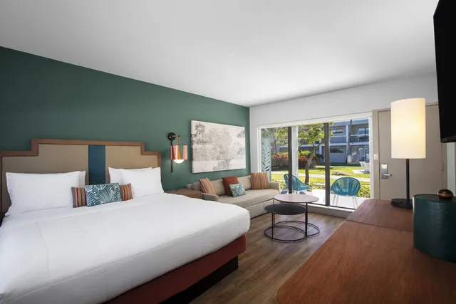 جناح جونيور بسرير كينج لذوي الإعاقة، The Beachcomber St. Pete Beach, Outset Collection by Hilton 1/3