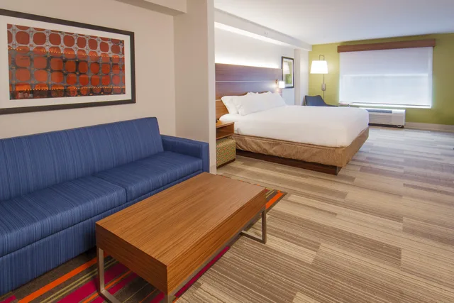 جناح، Holiday Inn Express Gatlinburg Downtown 1/10
