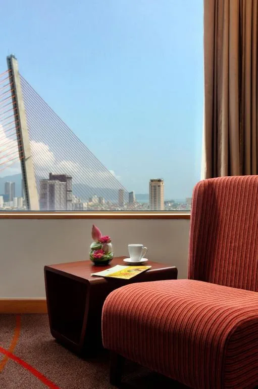 غرفة ديلوكس بإطلالة على النهر، Grand Mercure Danang 6/7