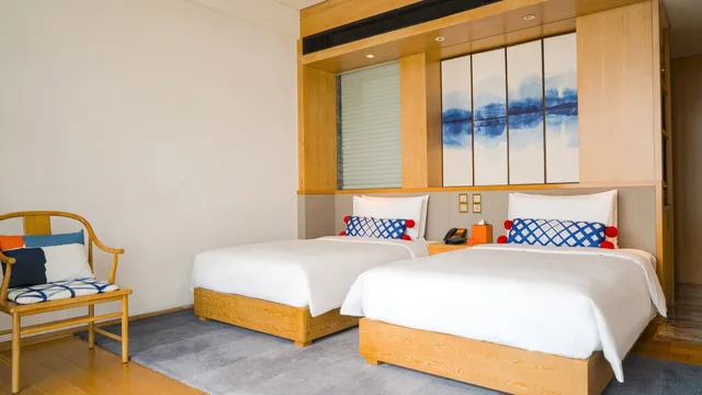 غرفة قياسية بسريرين مزدوجين بإطلالة على البحيرة، HOTEL INDIGO DALI ERHAI 4/8