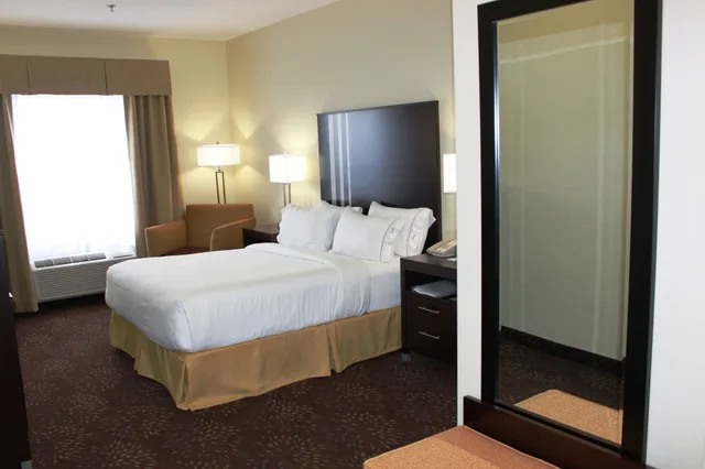 جناح بسريرين كينج، HOLIDAY INN EXPRESS YORKTON EAST 2/3