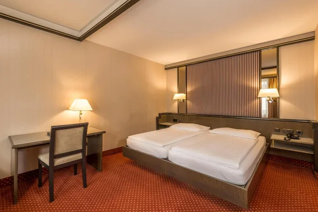 غرفة بسرير كينج، Hotel Monopol Luzern 10/10