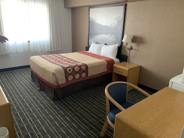 غرفة بسرير كوين لذوي الإعاقة، Super 8 By Wyndham Medicine Hat Ab 4/7