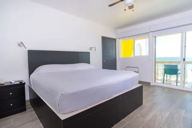 غرفة كومفورت بسرير كينج بإطلالة على البحر، Playa Bonita Resort 4/10