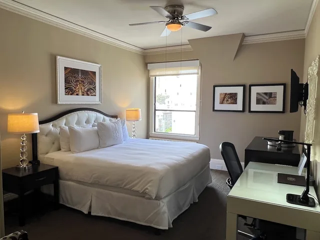 Royal, Courtyard, King Bed، Kensington Park Hotel 5/8